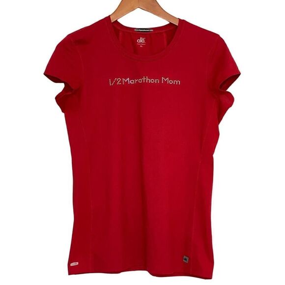 Alo Yoga Coolfit Crewneck Shirt Top 1/2 Marathon Mom Embellished Runner Size XL - Picture 1 of 10